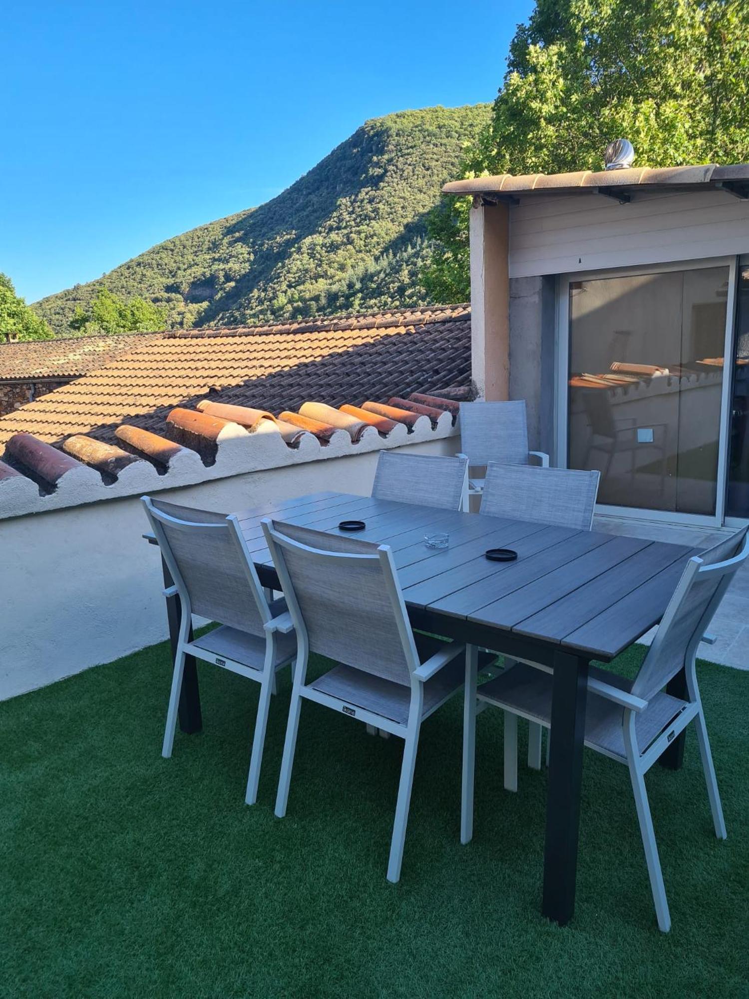 Charmant Appart Cosy Climatise Avec Terrasse Besseges Bagian luar foto